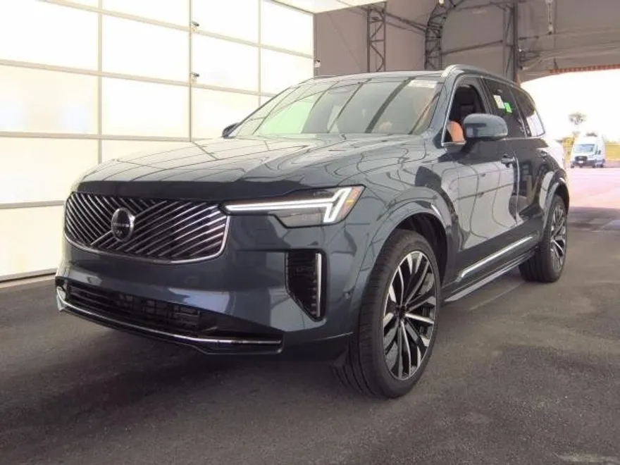 2025 Volvo XC90 Plus photo 1