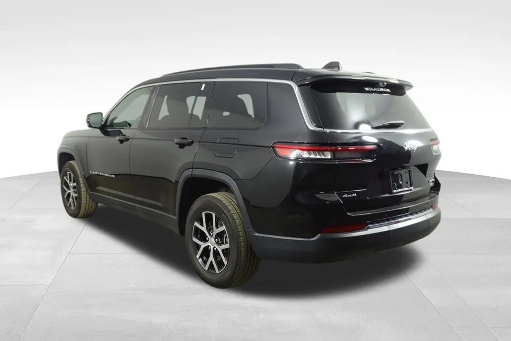 2024 Jeep Grand Cherokee Limited photo 1