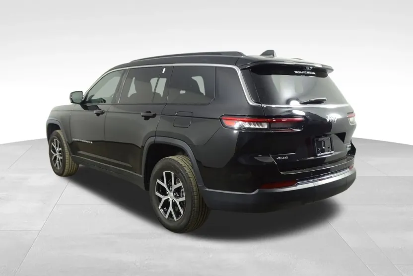 2024 Jeep Grand Cherokee Limited photo 1