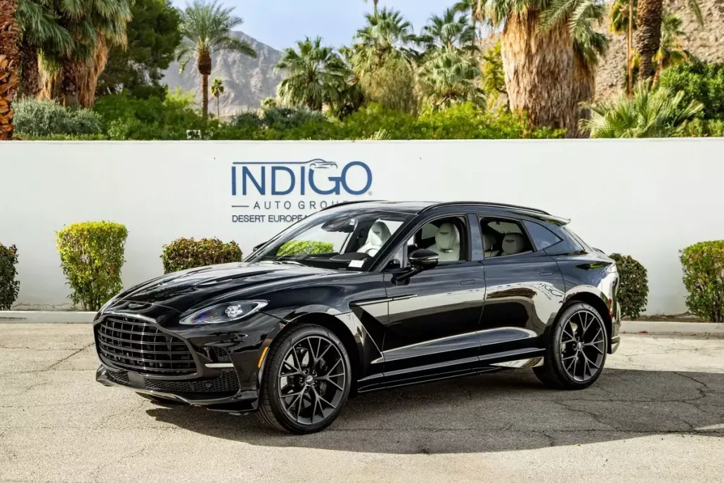 2025 Aston Martin DBX photo 1