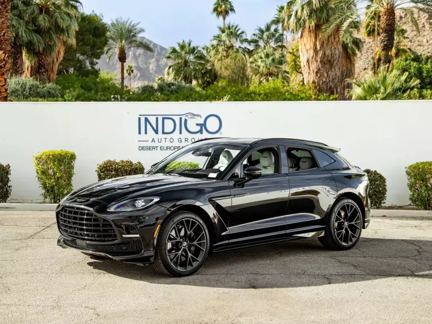 2025 Aston Martin DBX photo 1