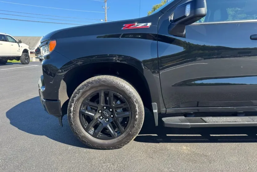 2022 Chevrolet Silverado 1500 RST photo 1