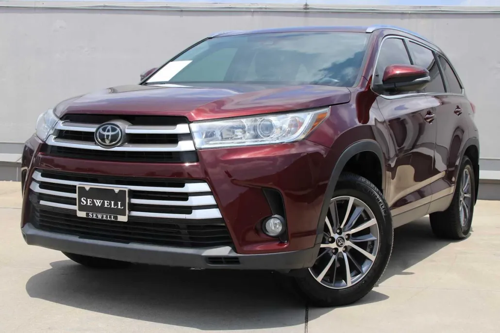 2019 Toyota Highlander XLE photo 1