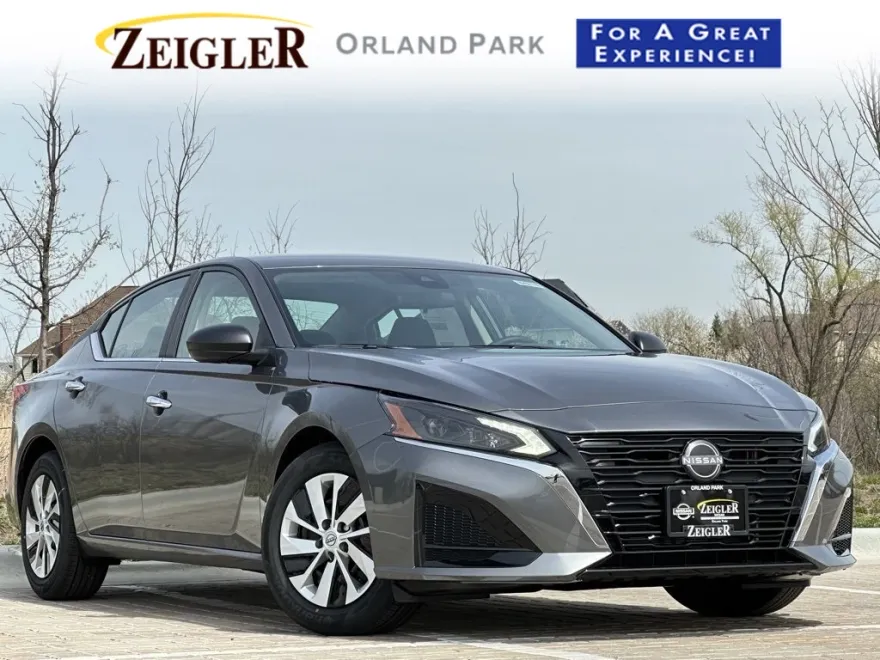 2025 Nissan Altima S photo 1