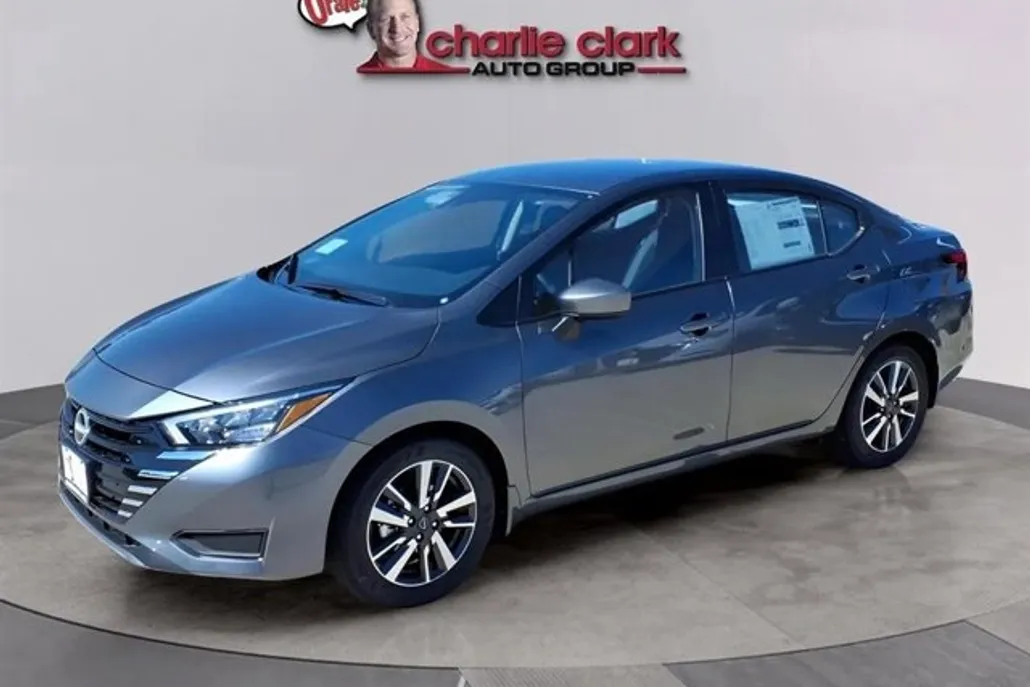 2025 Nissan Versa SV photo 1