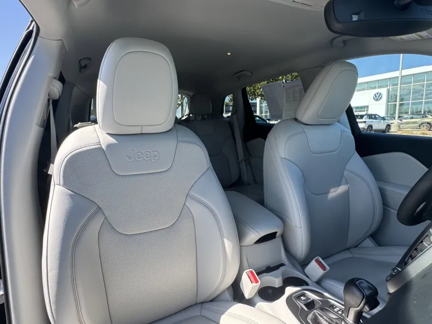 2021 Jeep Cherokee Latitude Lux photo 1