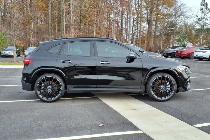 2025 Mercedes Benz GLA AMG 35 4MATIC photo 1
