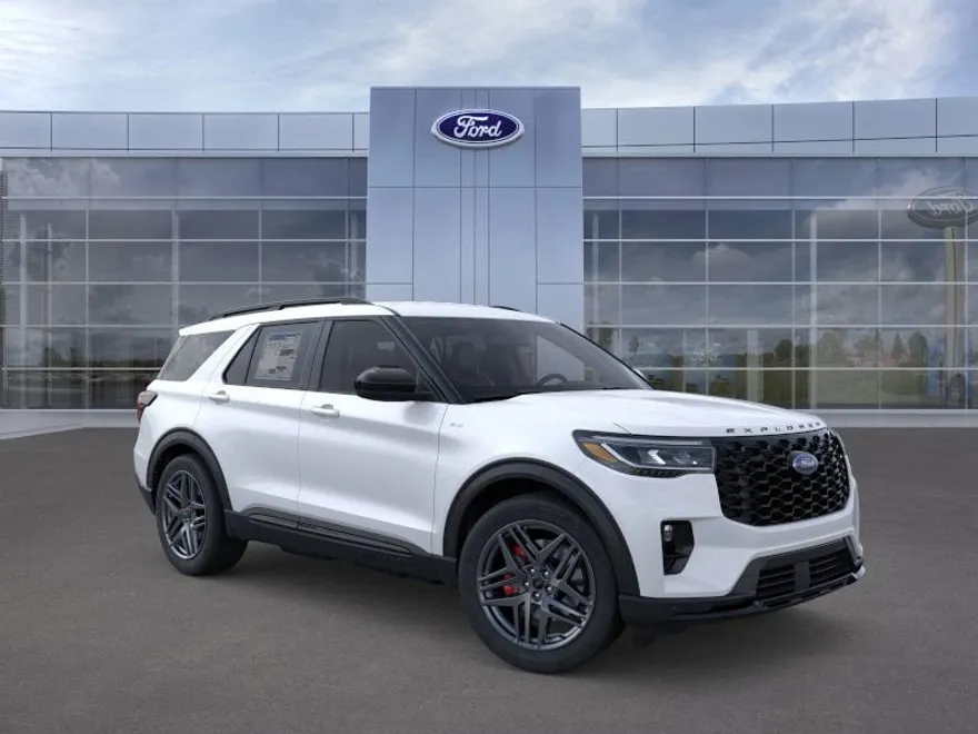 2025 Ford Explorer ST-Line photo 1