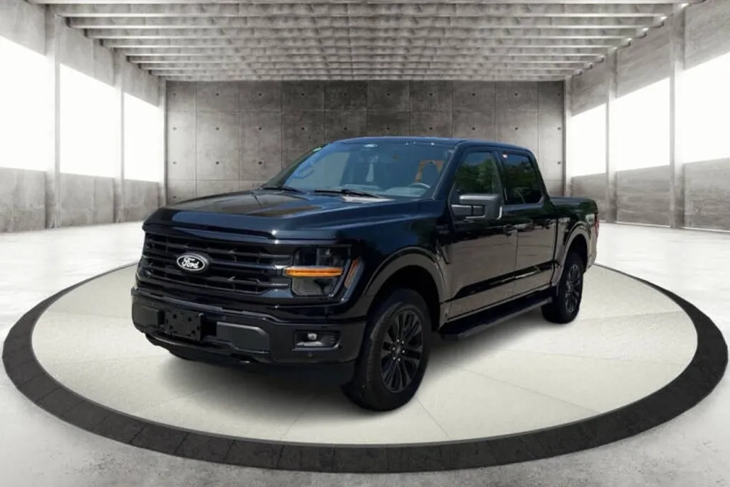 2024 Ford F-150 XLT photo 1