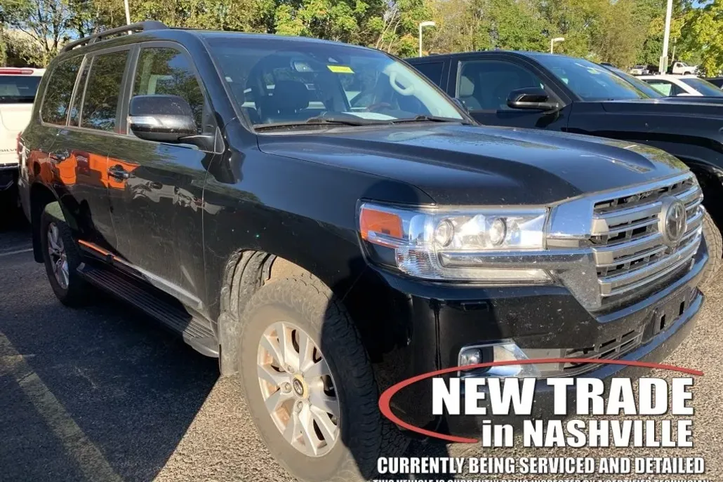 2016 Toyota Land Cruiser photo 1