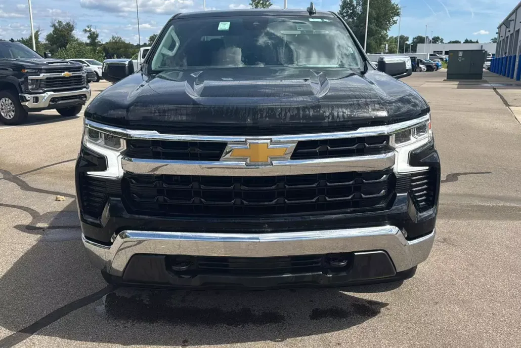 2023 Chevrolet Silverado 1500 LT photo 1