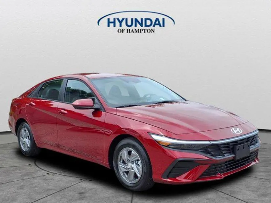 2025 Hyundai Elantra SE photo 1