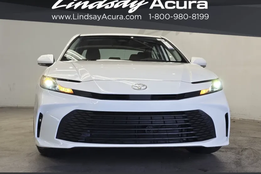 2025 Toyota Camry photo 1