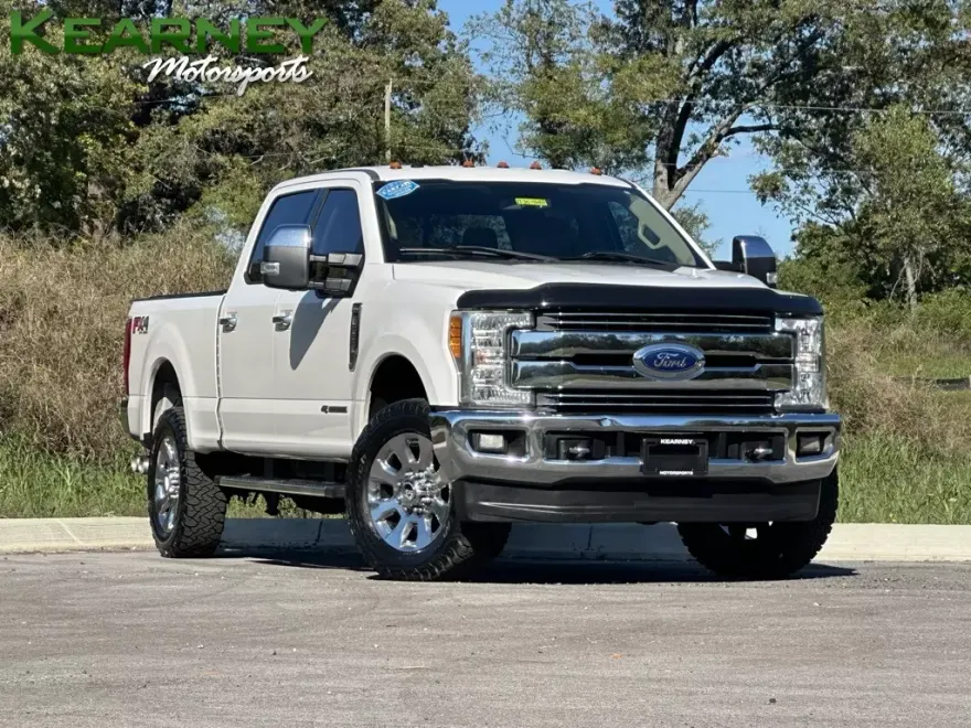 2017 Ford F-250 Lariat photo 1