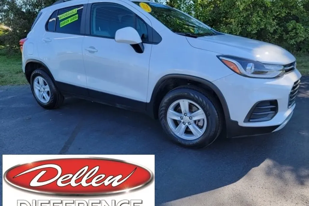 2022 Chevrolet Trax LT photo 1