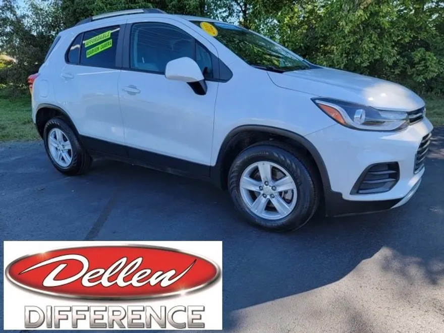 2022 Chevrolet Trax LT photo 1