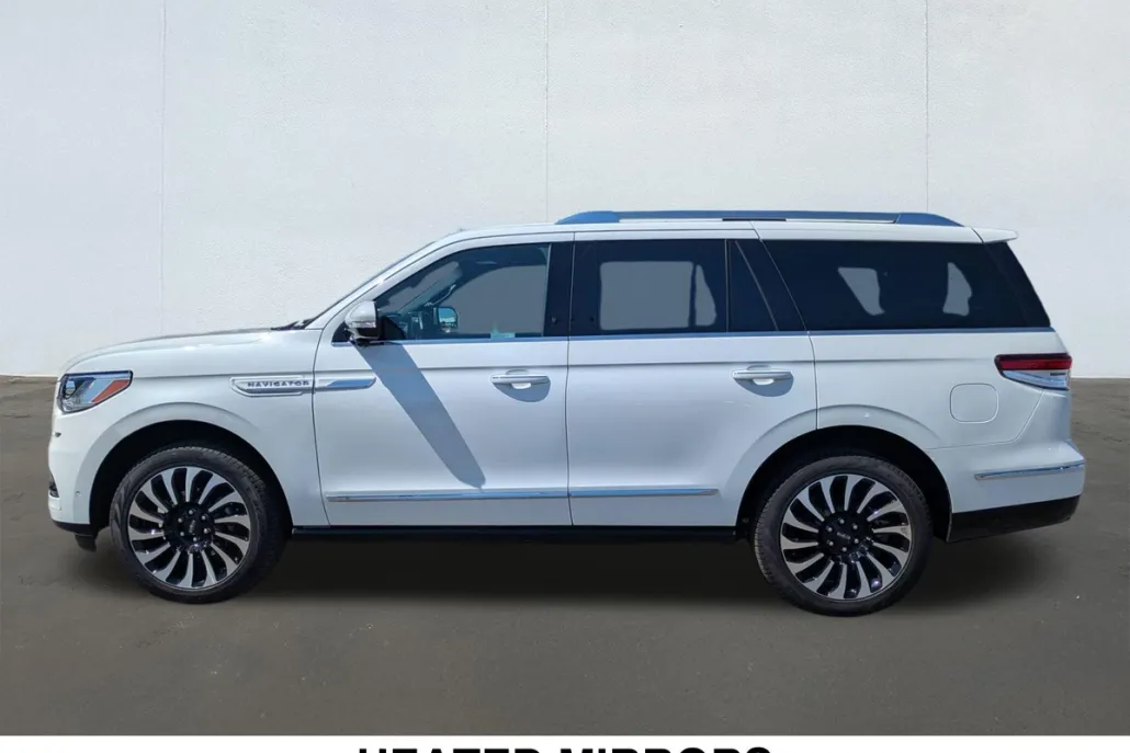 2024 Lincoln Navigator Reserve photo 1