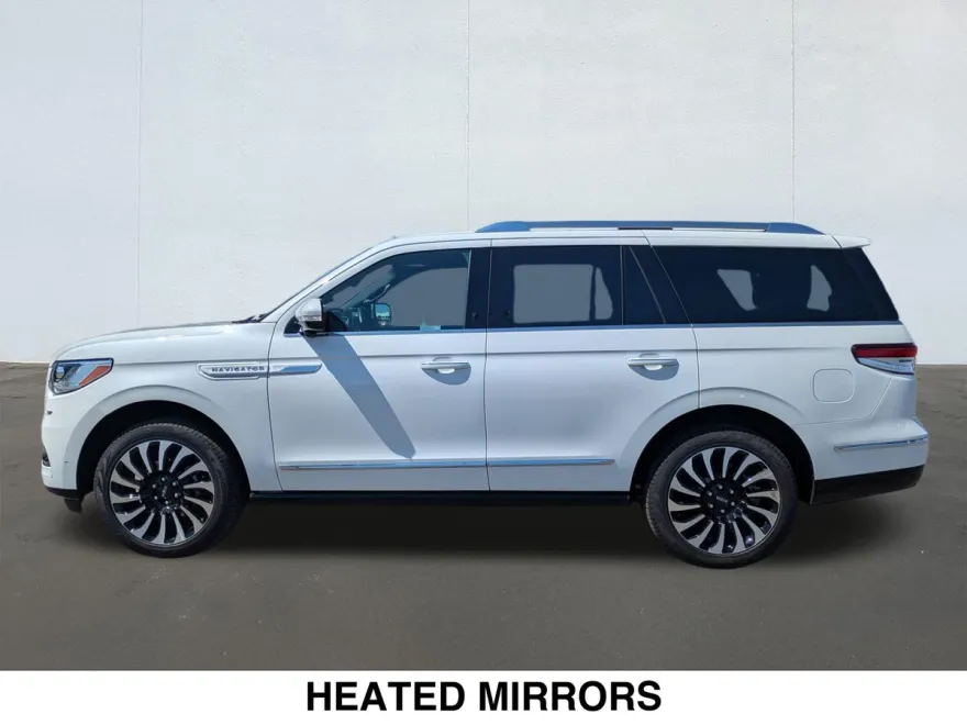 2024 Lincoln Navigator Reserve photo 1