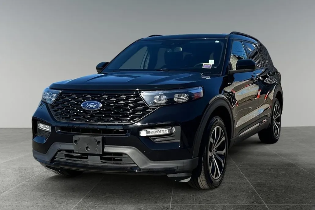 2023 Ford Explorer ST-Line photo 1