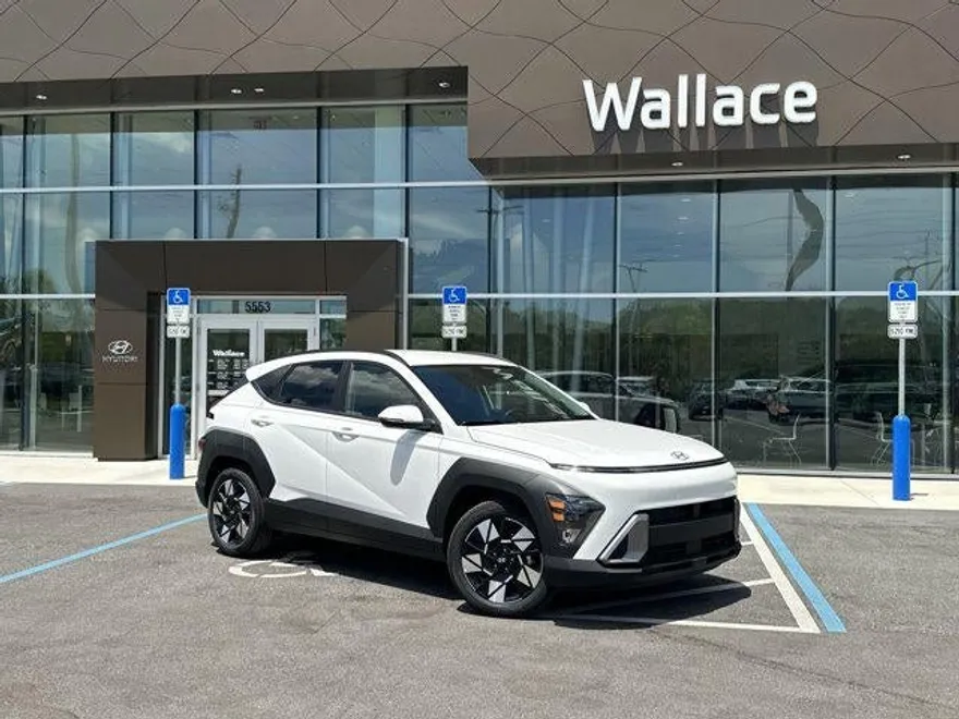 2025 Hyundai Kona SEL photo 1