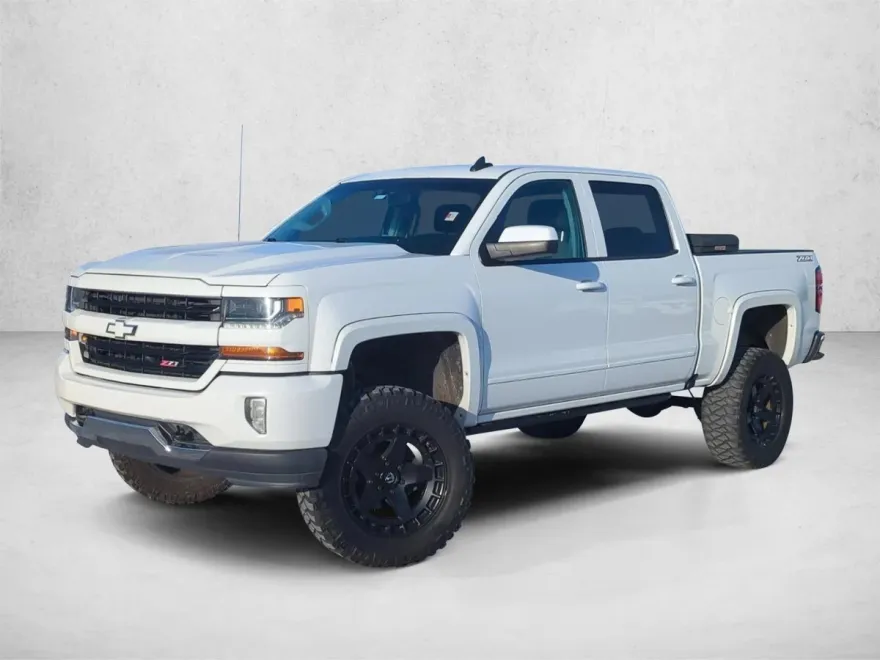 2017 Chevrolet Silverado 1500 LT Z71 photo 1