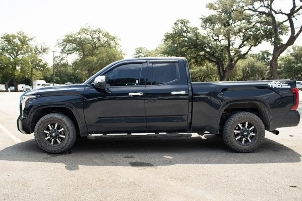 2023 Toyota Tundra SR photo 1