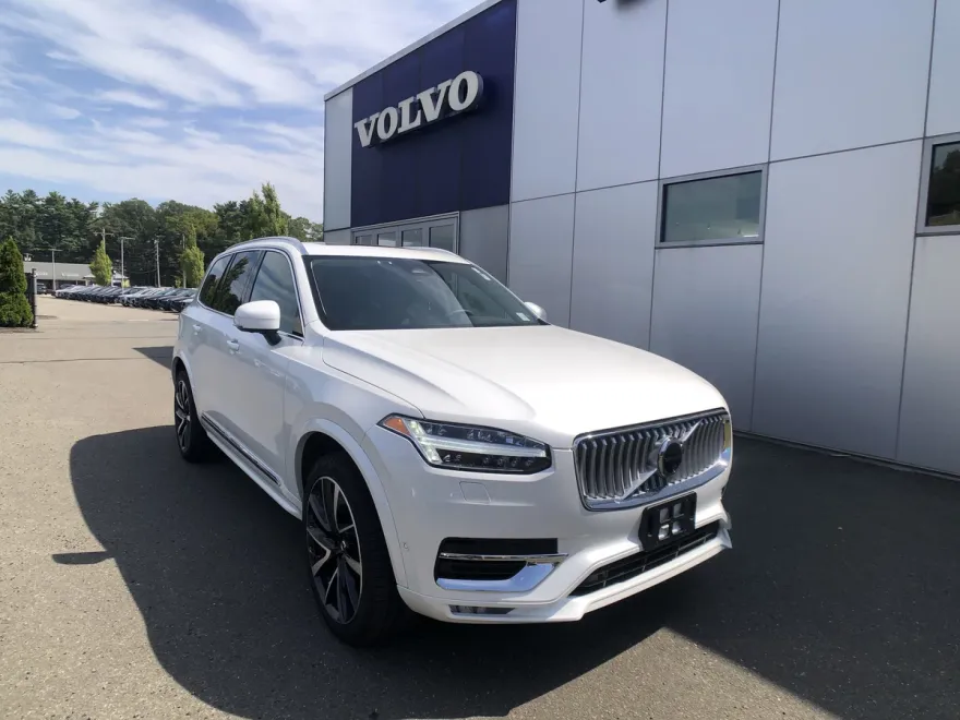 2024 Volvo XC90 B5 Plus photo 1
