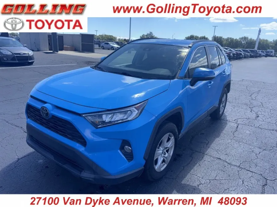 2021 Toyota RAV4 XLE photo 1
