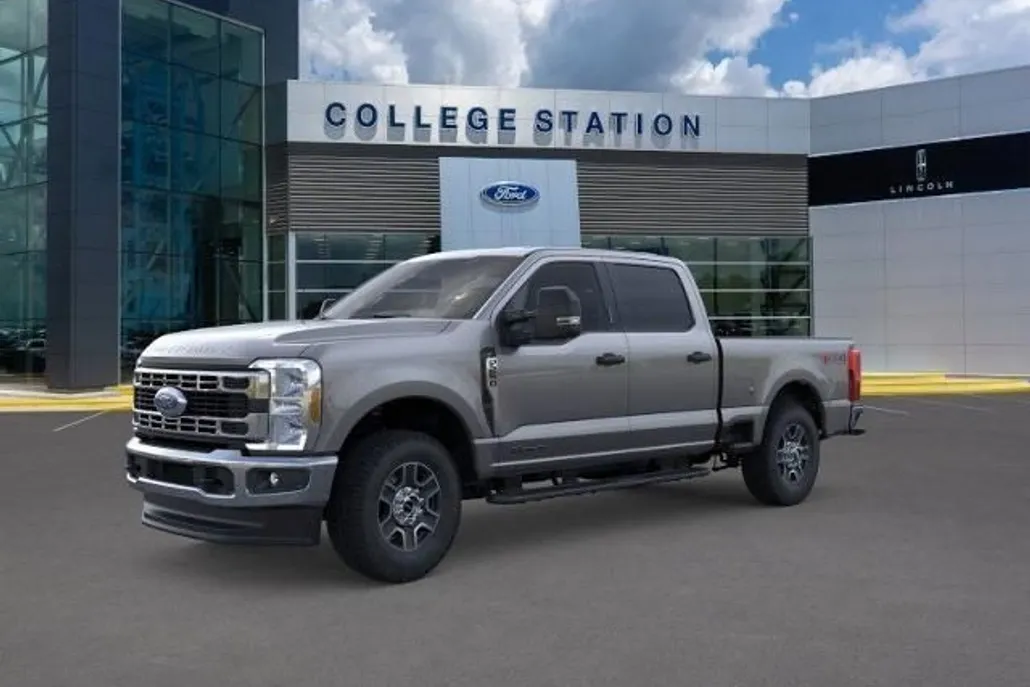 2025 Ford F-250 photo 1