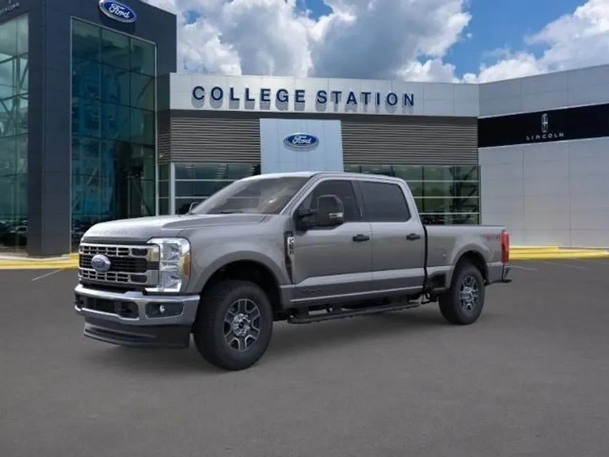 2025 Ford F-250 photo 1