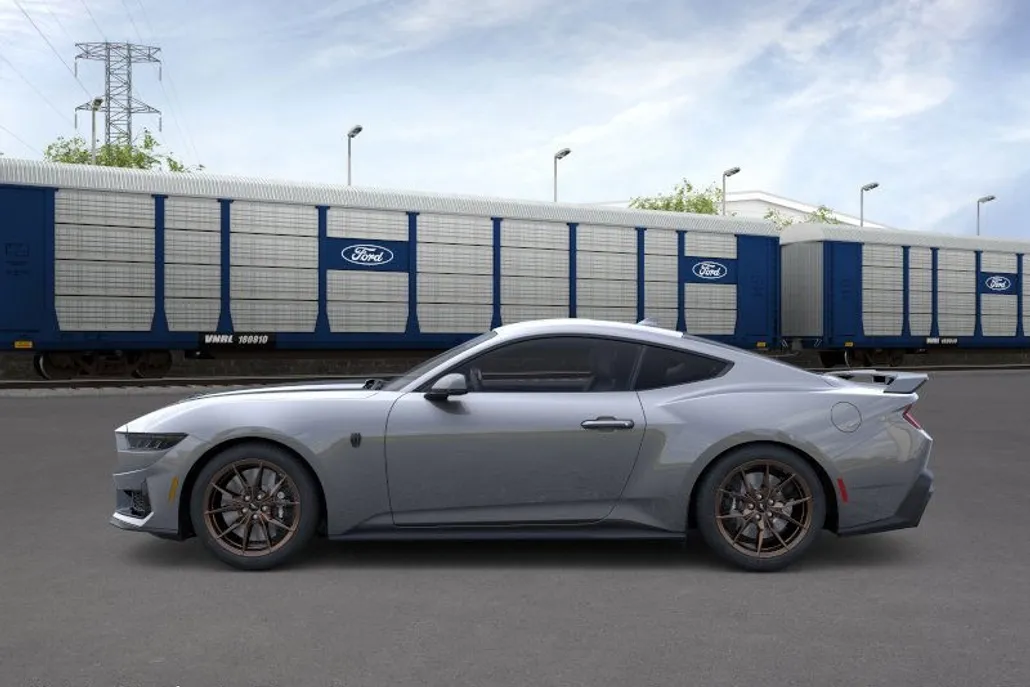 2025 Ford Mustang Dark Horse Deluxe photo 1