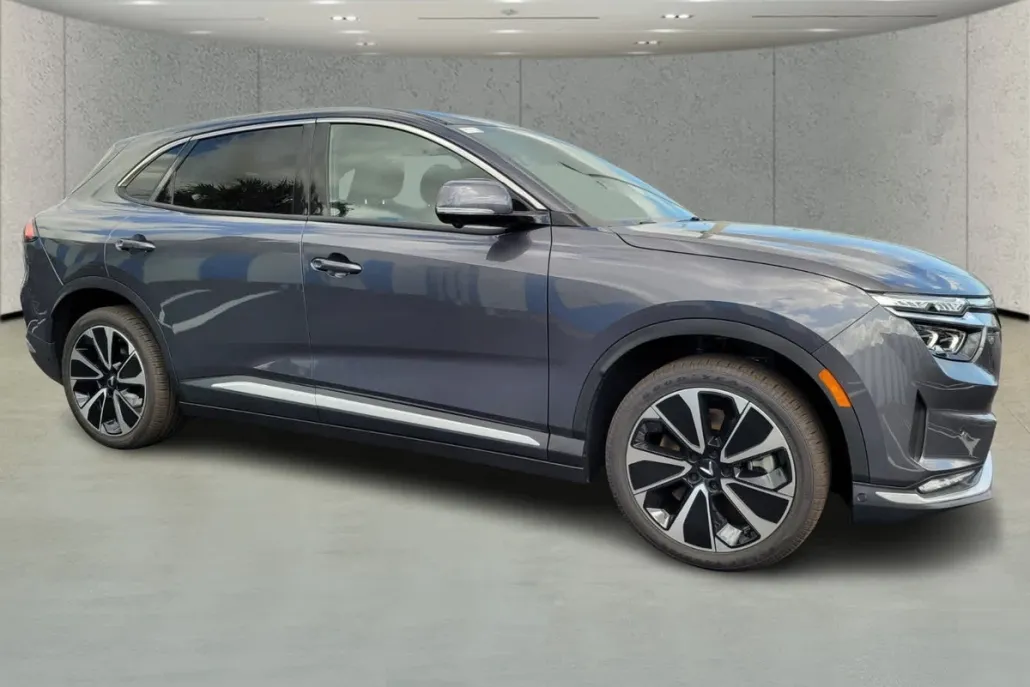 2025 Vinfast VF 8 8 photo 1