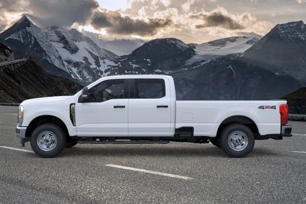 2025 Ford F-250 photo 1
