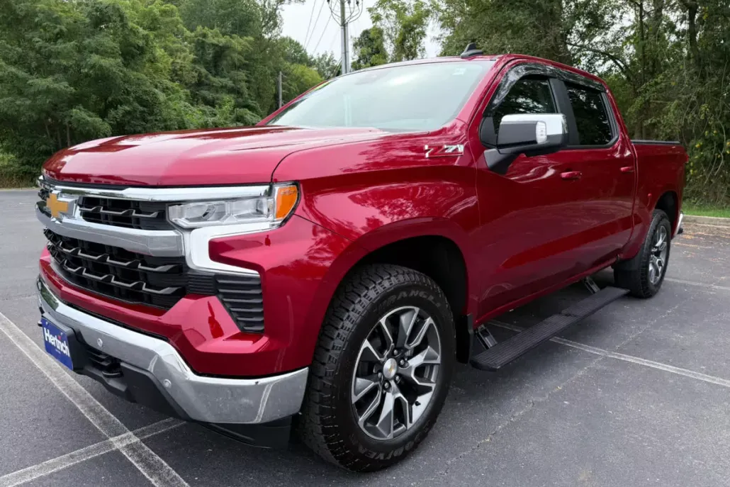 2024 Chevrolet Silverado 1500 LT photo 1