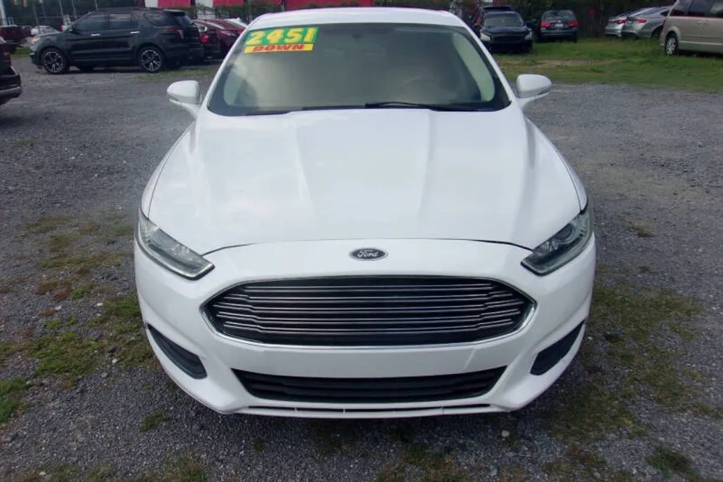 2016 Ford Fusion SE photo 1