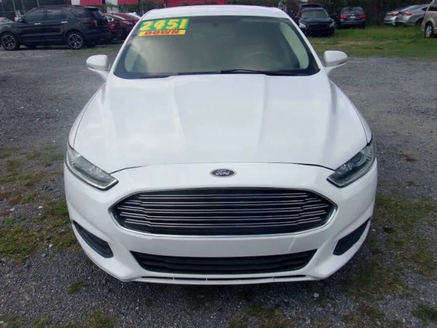 2016 Ford Fusion SE photo 1