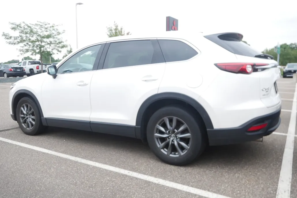 2023 Mazda CX-9 Touring photo 1