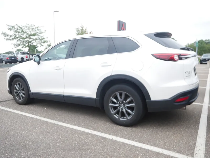 2023 Mazda CX-9 Touring photo 1