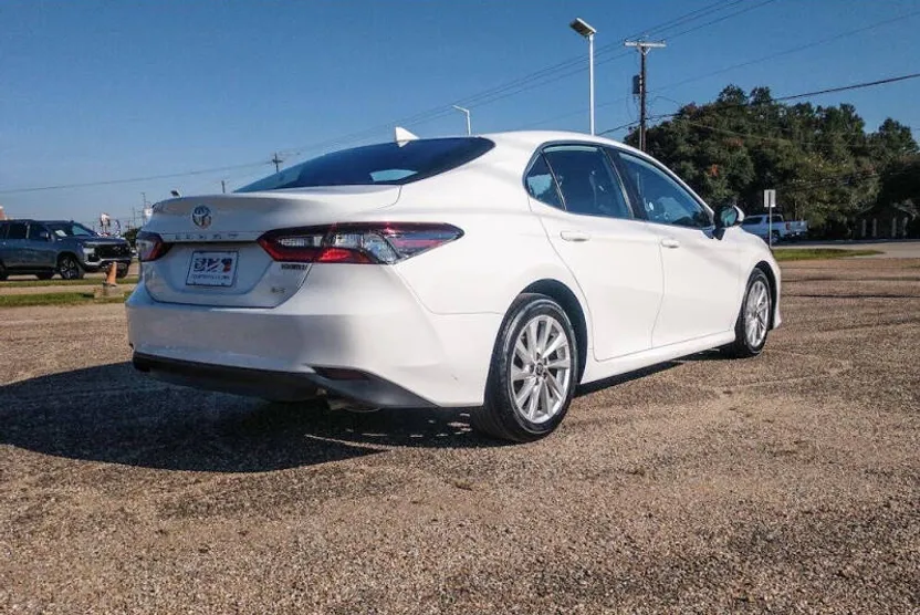 2024 Toyota Camry LE photo 1