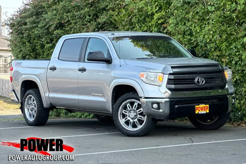 2016 Toyota Tundra SR5 photo 1