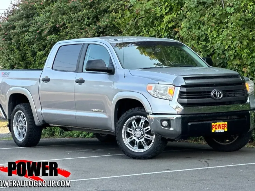 2016 Toyota Tundra SR5 photo 1