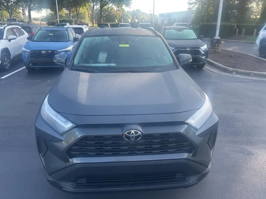 2025 Toyota RAV4 XLE photo 1
