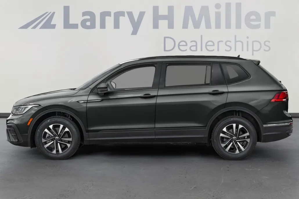 2022 Volkswagen Tiguan S photo 1