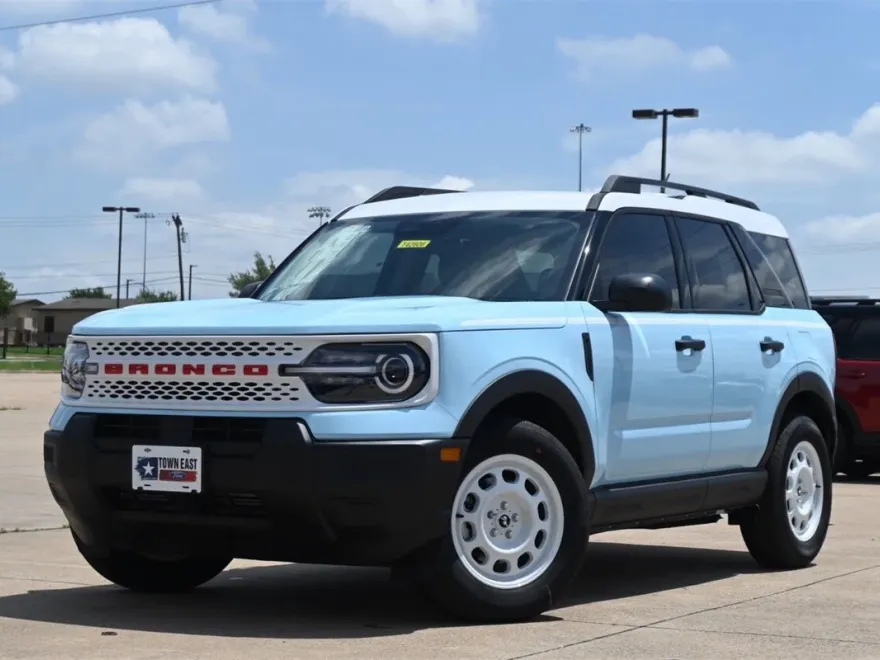 2025 Ford Bronco Sport Heritage photo 1
