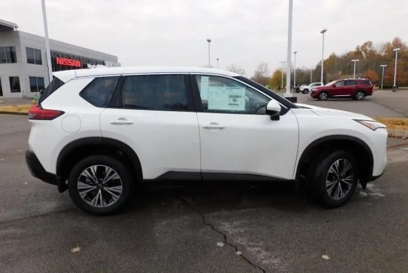 2023 Nissan Rogue SV photo 1