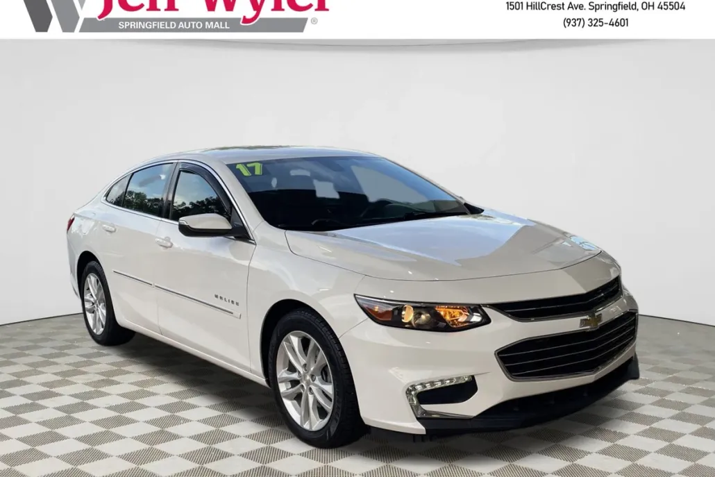2017 Chevrolet Malibu 1LT photo 1