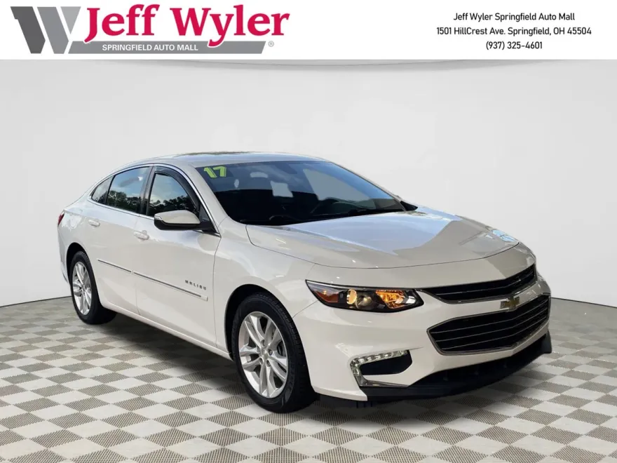 2017 Chevrolet Malibu 1LT photo 1