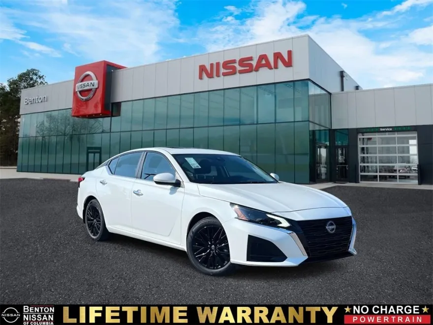 2025 Nissan Altima SV photo 1