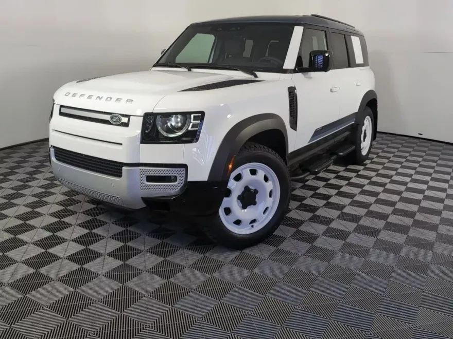 2025 Land Rover Defender S photo 1