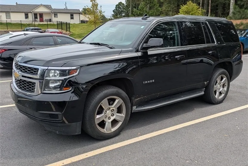2016 Chevrolet Tahoe LT photo 1